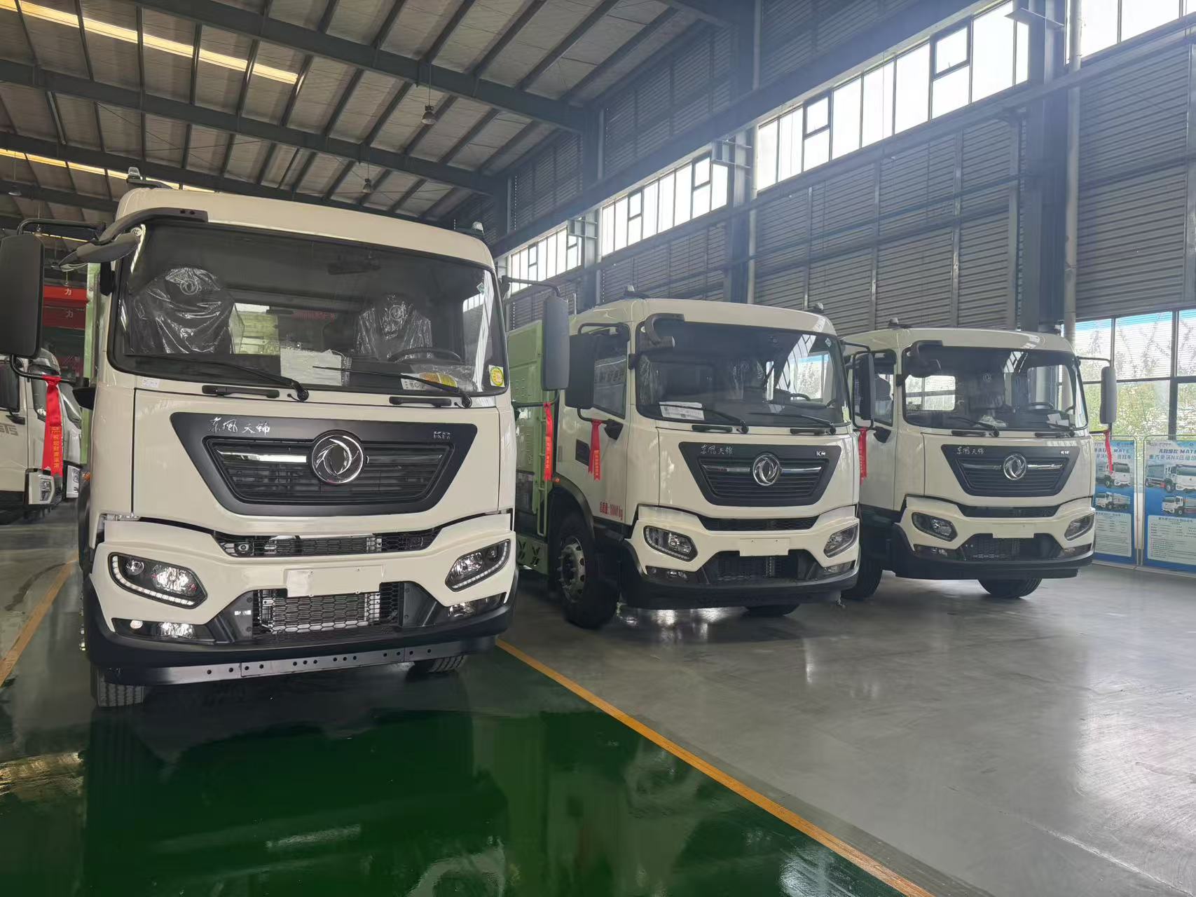 賀喜(河北朱總)喜提新能源純電動(dòng)洗掃車2輛、純電動(dòng)吸塵車1輛